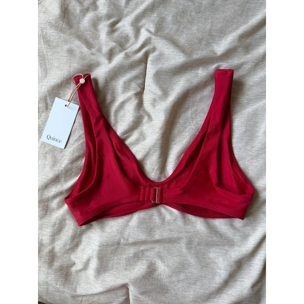 quince italian plunge bikini top swimsuit in cherry red, women size medium